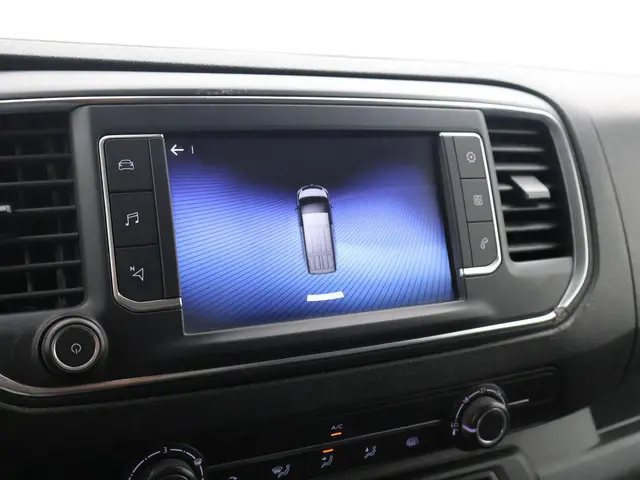 Toyota ProAce Worker 2.0 D-4D NAVIGATOR LONG 2019 Diesel 17