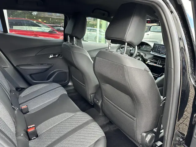 Peugeot 2008 1.2 Turbo 100 PK Allure 2025 Benzine 32