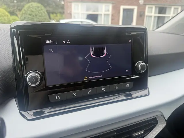 SEAT Arona 1.0 TSI Xperience 2023 Benzine 23