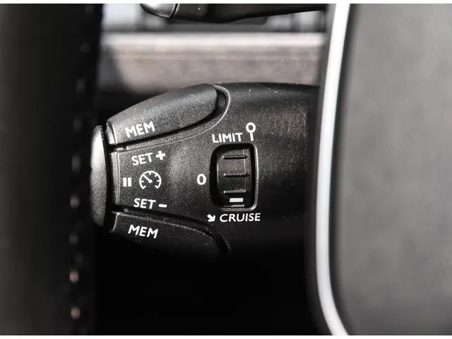 Peugeot 5008 1.6 GT PureTech Active 2017 Benzine 12