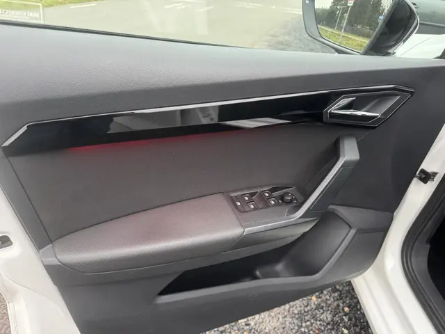 SEAT Ibiza 1.0 TSI FR Business Intense 2018 Benzine 27