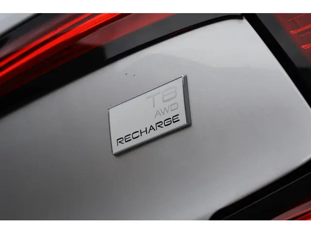 Volvo S90 T8 AWD R-Design 2021 Hybride Benzine 12