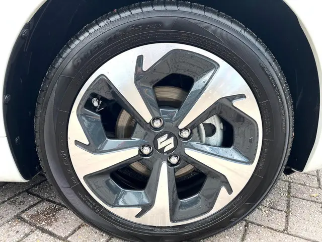 Suzuki Swift 1.2 Style Smart Hybrid DEMO 2025 Benzine 10