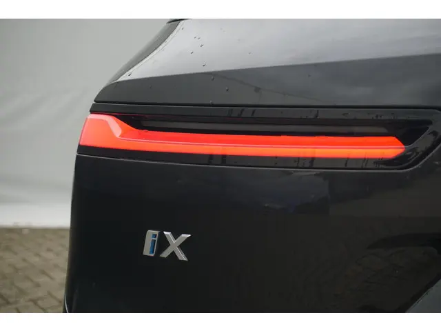 BMW iX xDrive50 M Sport 2023 Elektrisch 12