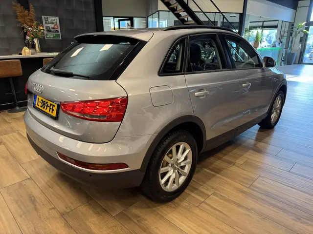 Audi Q3 1.4 TFSI Sport S Line Edition 2017 Benzine 3