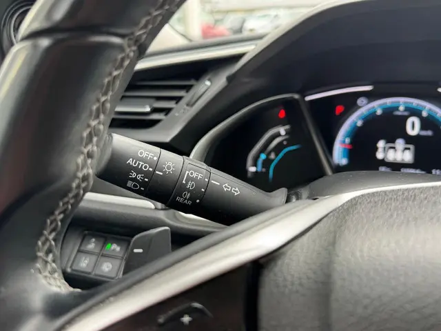 Honda Civic 1.5 i-VTEC Elegance 2020 Benzine 24