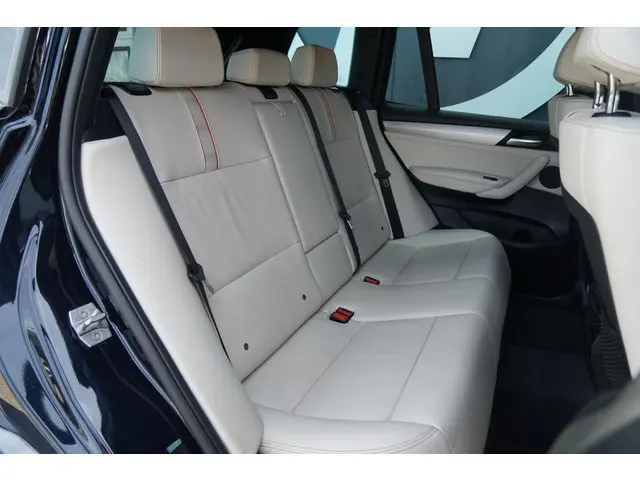 BMW X3 sDrive20i Centennial High Executive 2017 Benzine 16