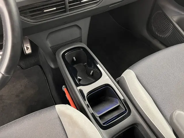 Volkswagen ID.3 First Plus 58 kWh [ 3-Fase ] 2020 Elektrisch 17