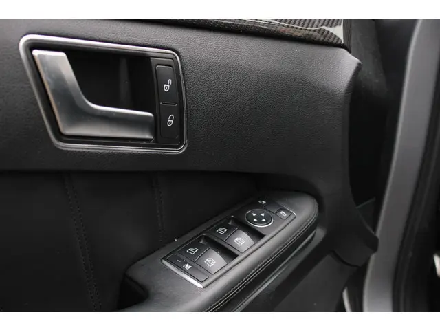 Mercedes-Benz E-Klasse Estate AMG 63 4MATIC 2014 Benzine 54