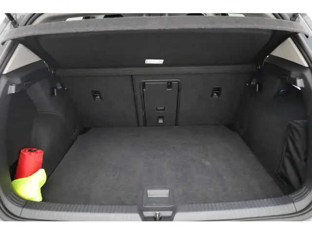 Volkswagen Golf 1.5 eTSI DSG 2022 Benzine 24