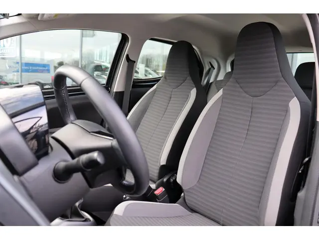 Toyota Aygo 1.0 VVT-i x-play Apple carplay, 2020 Benzine 5