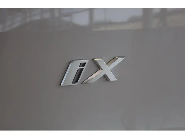 BMW iX xDrive45 2025 Elektrisch 34