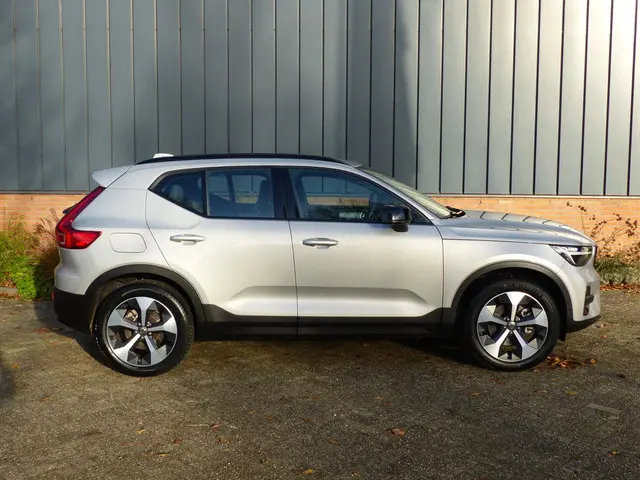 Volvo XC40 3