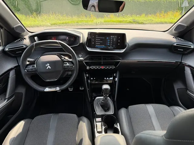 Peugeot 208 1.2 PureTech GT/ RIJKLAARPRIJS! 2023 Benzine 14