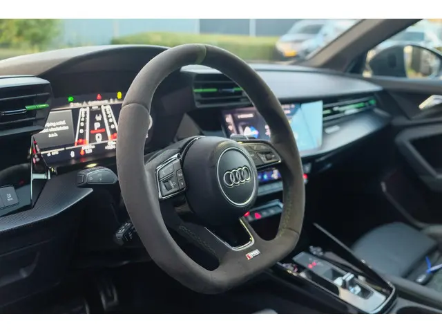 Audi RS3 Sportback 2.5 TFSI 400PK Quattro 2023 Benzine 8