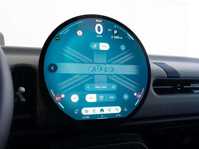 MINI 5-Deurs Cooper C Favoured 2025 Benzine 34