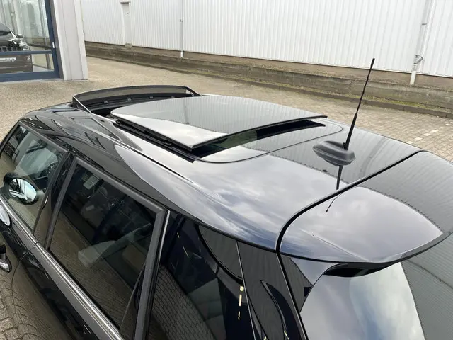 MINI Cooper Mini 1.5 Classic 2023 Benzine 90