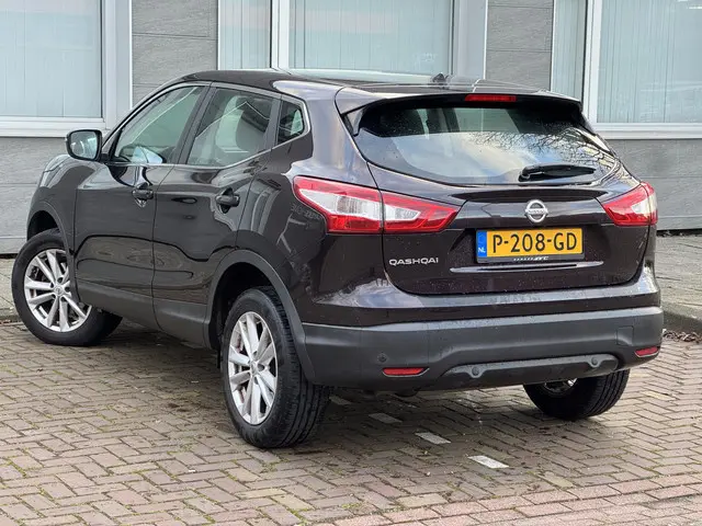 Nissan QASHQAI 1.2 Acenta 2015 Benzine 6