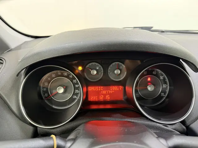 Fiat Punto 0.9 TwinAir Turbo 100 Lounge 2015 Benzine 30