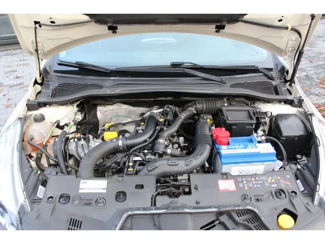 Renault Clio Estate 0.9 TCe Intens 2017 Benzine 26