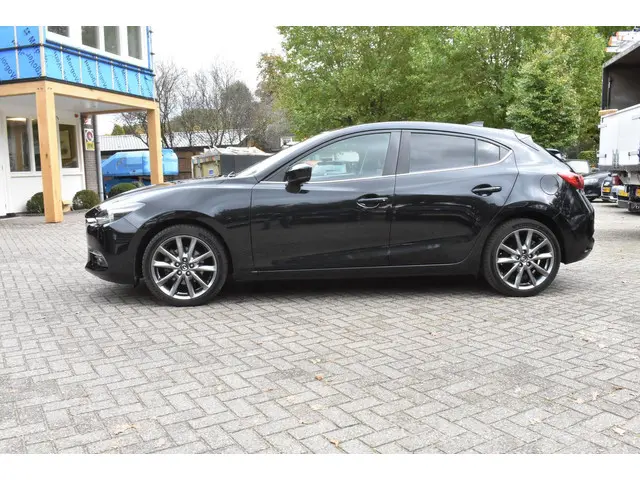 Mazda 3 2.0 SkyActiv-G 120 SkyLease+ 2017 Benzine 7