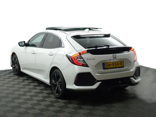 Honda Civic 1.0 i-VTEC Executive Aut- 2018 Benzine 5