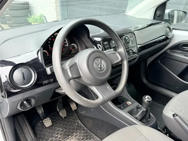 Volkswagen up! 1.0 move up! BlueMotion 2015 Benzine 5