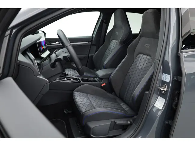 Volkswagen Golf 1.5 eTSI R-Line DSG 2024 Benzine 3
