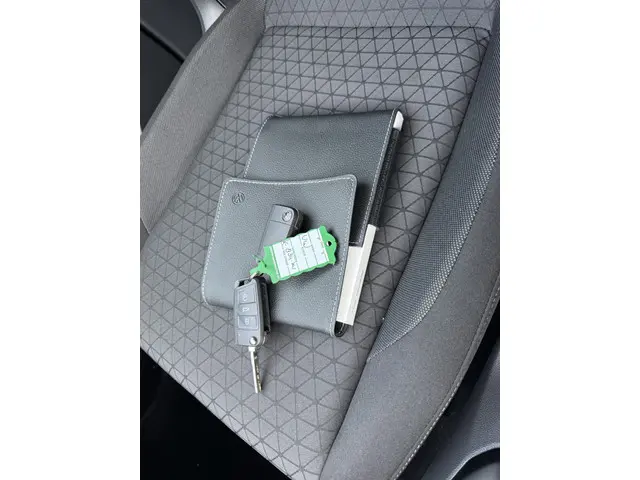 Volkswagen T-Cross 1.0 TSI Life Business 2021 Benzine 18