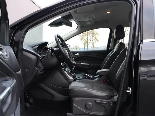 Ford Kuga 1.6 Titanium navi LM org NL 2014 Benzine 9