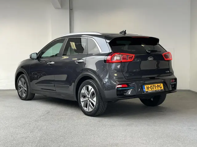 Kia e-Niro ExecutiveLine 64 kWh 2020 Elektrisch 2