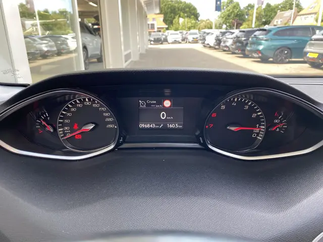Peugeot 308 1.2T 130pk Tech Edition 2018 Benzine 18