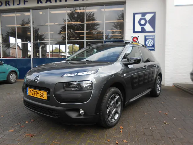 Citroën C4 Cactus 1.2 e-VTi Shine 2014 Benzine