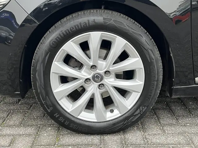 Renault Clio 1.0 TCe Intens 2020 Benzine 31