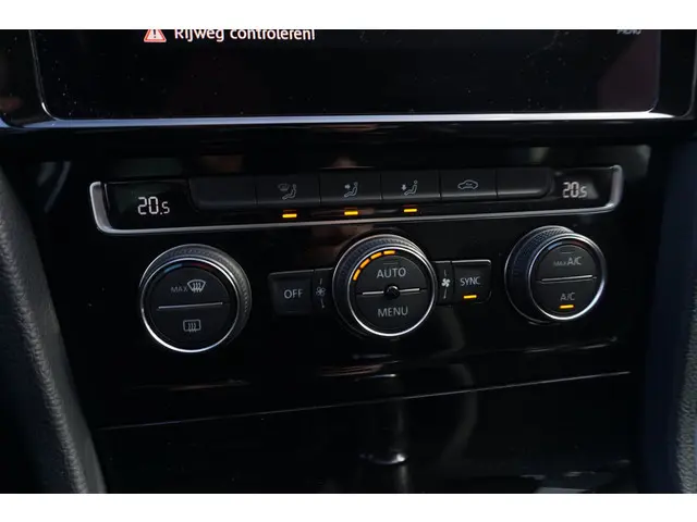 Volkswagen Golf 1.0 TSI Highline 2018 Benzine 16