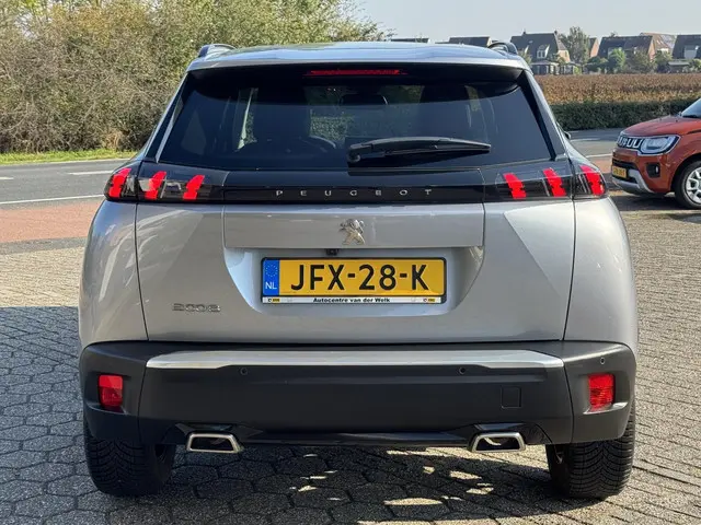 Peugeot 2008 1.2 PureTech Allure Pack 2022 Benzine 6