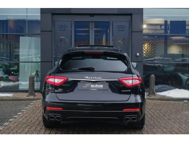 Maserati Levante Gransport 3.0 V6 D 275pk 2019 Diesel 15