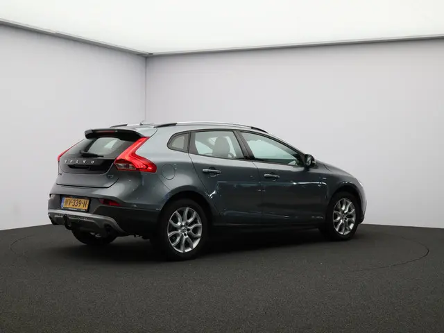 Volvo V40 Cross Country 2.0 T3 Nordic+ 2017 Benzine 2