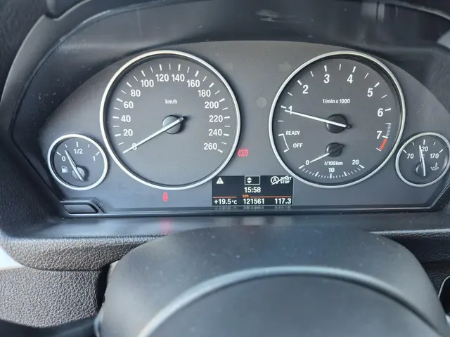 BMW 3 Serie Touring M Sport Pakket / Na 318i 2017 Benzine 16