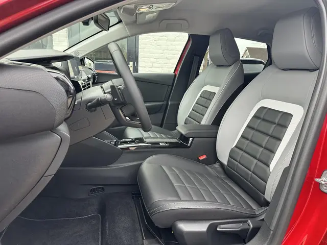 Citroën C4 1.2 Hybrid 145 PK Max 2025 Hybride Benzine 10