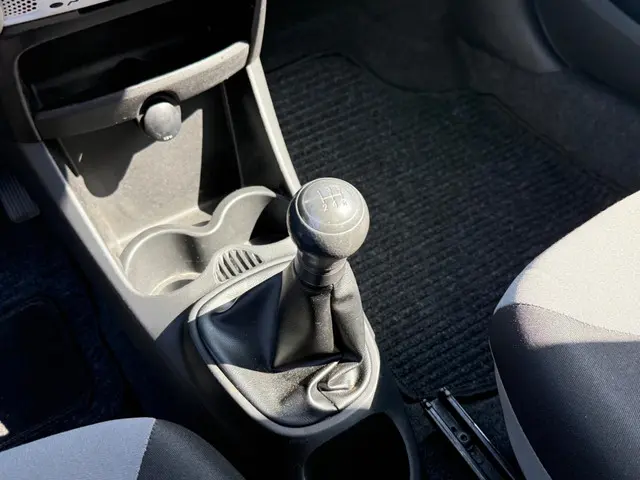Peugeot 107 1.0 Access Accent|Incl. APK 2013 Benzine 13
