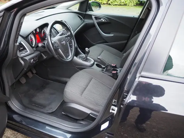 Opel Astra 1.4 Turbo Berlin 2014 Benzine 11