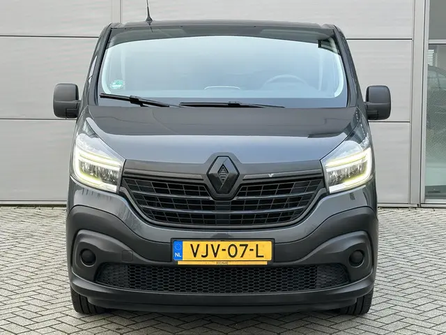 Renault Trafic 2.0 dCi 145 T29 L2H1 Comfort 2021 Diesel 4