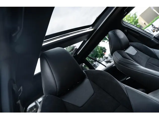 Toyota RAV4 2.5 HEV AWD Bi-Tone 2023 Hybride Benzine 13