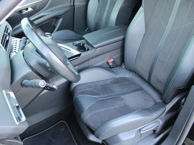 Peugeot 3008 1.2 PureTech Crossway 2019 Benzine 14