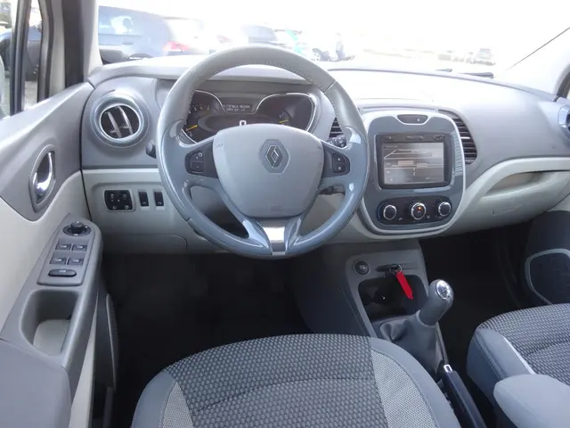 Renault Captur 0.9 TCe Expression 2013 Benzine 10