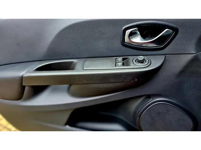Renault Clio Estate 0.9 TCe Night&Day 2015 Benzine 19
