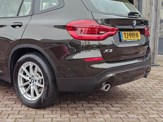 BMW X3 xDrive20i High Executive 2018 Benzine 46