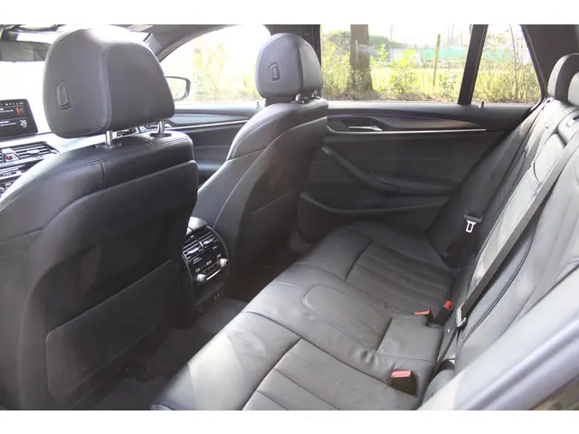 BMW 5 Serie Touring 540i xDrive Touring 2022 Benzine 16