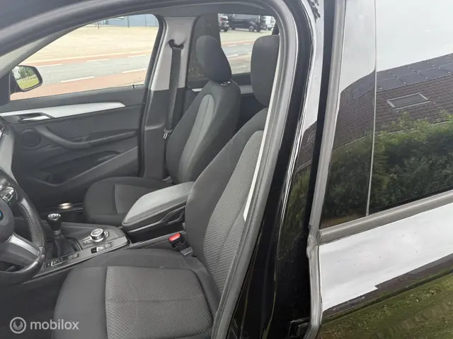 BMW X1 sDrive18i High Executive 2019 Benzine 9